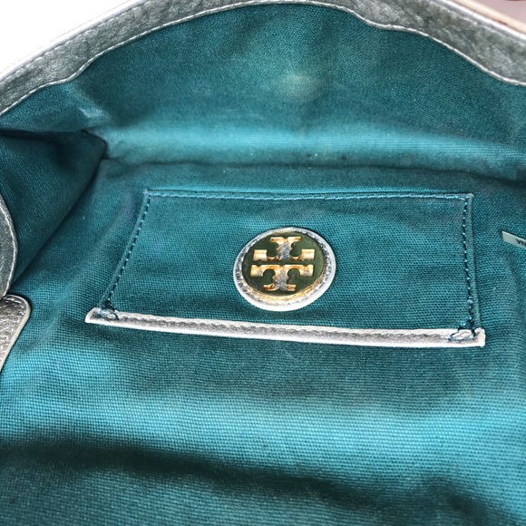 Tory Burch Perforated Logo Clutch Crossbody 🎉 - Picture 6 of 8
